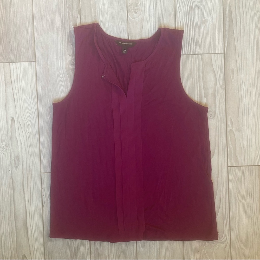3 banana republic tanks
